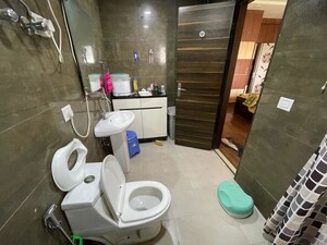 Bathroom in 3.5 BHK Apartment at Ajnara Grand Heritage, Sector 74 – for Rent