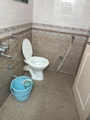 Bathroom in 1 BHK Apartment at Greenfields Apartment, Lower Parel – for Rent