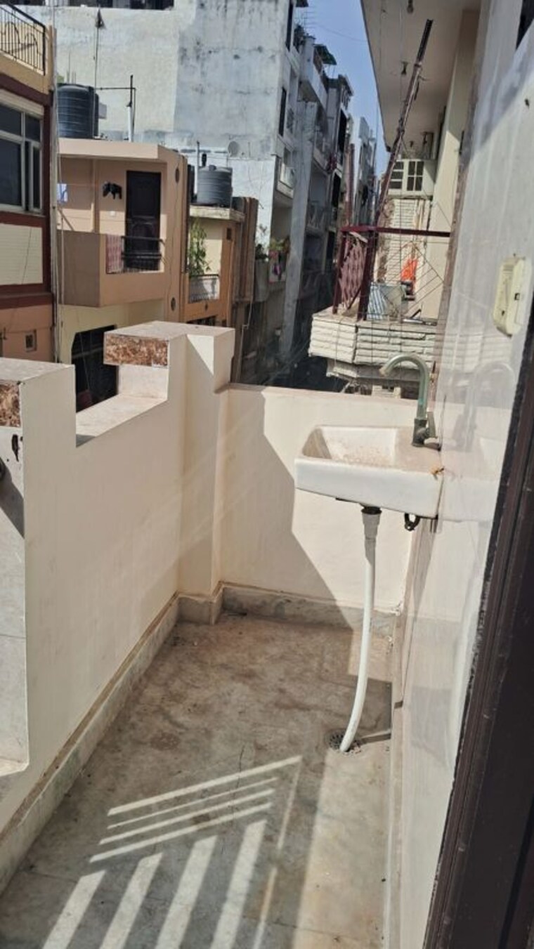 Master Bedroom, preet vihar 1.5 Bedroom 600 Sq.Ft. Builder Floor In Preet Vihar Delhi 10168180