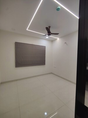 Room in 4 BHK Apartment at Prestige Beverly Hills, Kokapet – for Rent