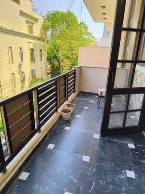Balcony in 2 BHK Builder Floor at Sector 43 – for Rent