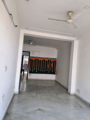 Building Lobby in 2 BHK Builder Floor at Sector 43 – for Rent