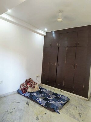 Bedroom in 2 BHK Builder Floor at Sector 43 – for Rent