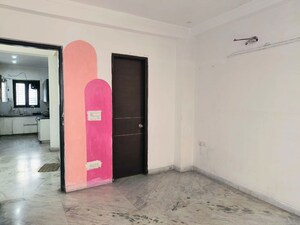 Room in 2 BHK Builder Floor at Sector 43 – for Rent