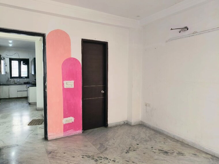 Room, sector 43 2 Bedroom 175 Sq.Yd. Builder Floor In Sector 43 Gurgaon 10168196