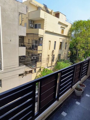 Balcony in 2 BHK Builder Floor at Sector 43 – for Rent