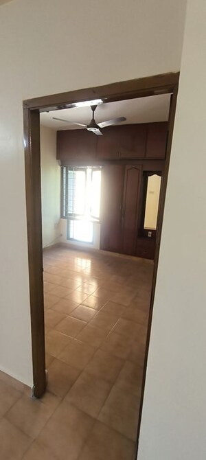 Bedroom in 3 BHK Apartment at Velachery – for Rent