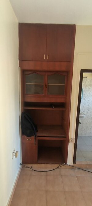 Furnished Amenities in 3 BHK Apartment at Velachery – for Rent