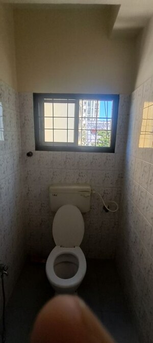Bathroom in 3 BHK Apartment at Velachery – for Rent