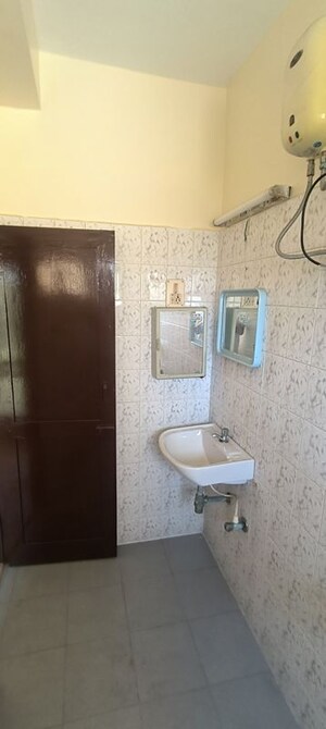 Bathroom in 3 BHK Apartment at Velachery – for Rent
