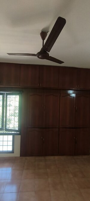 Room in 3 BHK Apartment at Velachery – for Rent