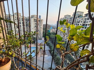 Staircase in 2 BHK Apartment at Dosti Group Acres, Wadala East – for Rent