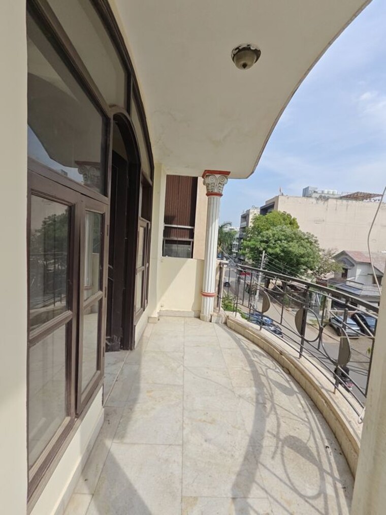 Balcony, craft-destination-43 3 Bedroom 300 Sq.Yd. Builder Floor In Sector 43 Gurgaon 10168219