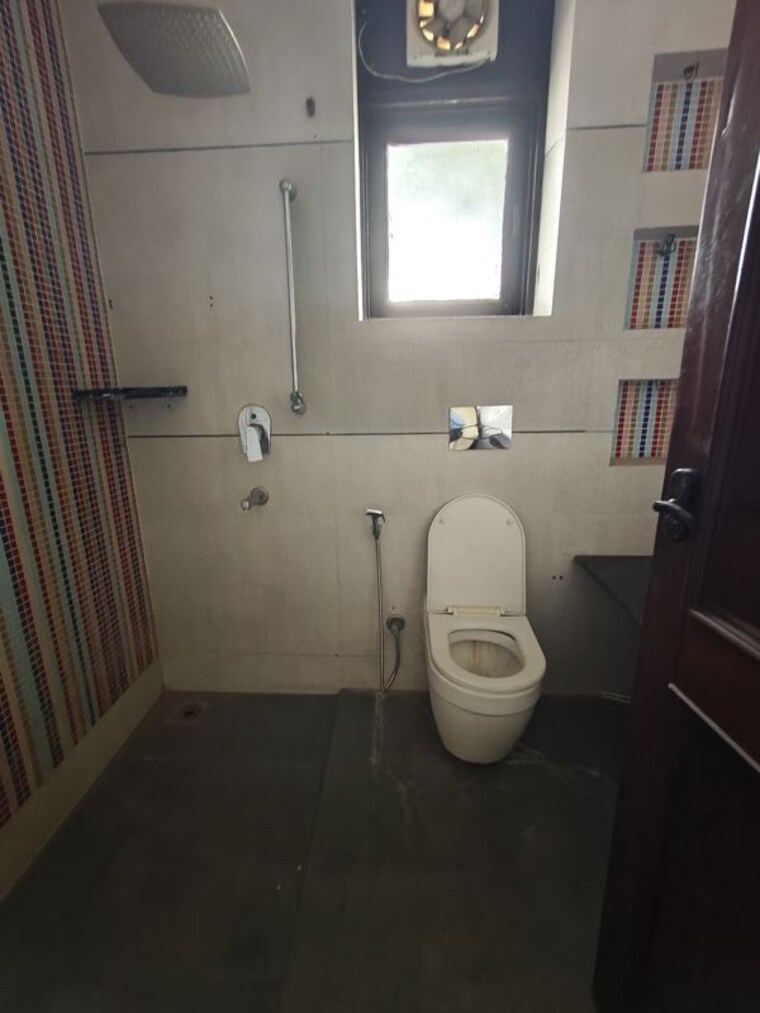 Bathroom, craft-destination-43 3 Bedroom 300 Sq.Yd. Builder Floor In Sector 43 Gurgaon 10168219
