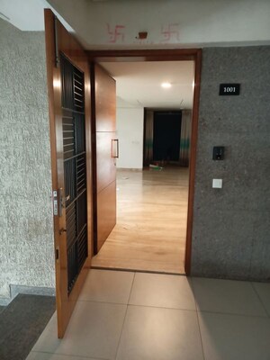  4 BHK Apartment at Nehru Nagar – for Rent