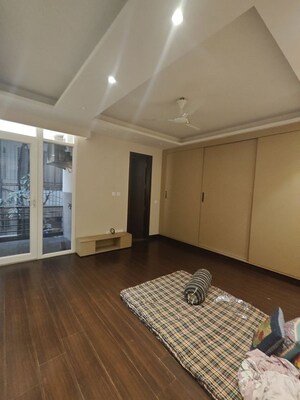 Bedroom in 3 BHK Builder Floor at Gupta Awas, Sector 43 – for Rent