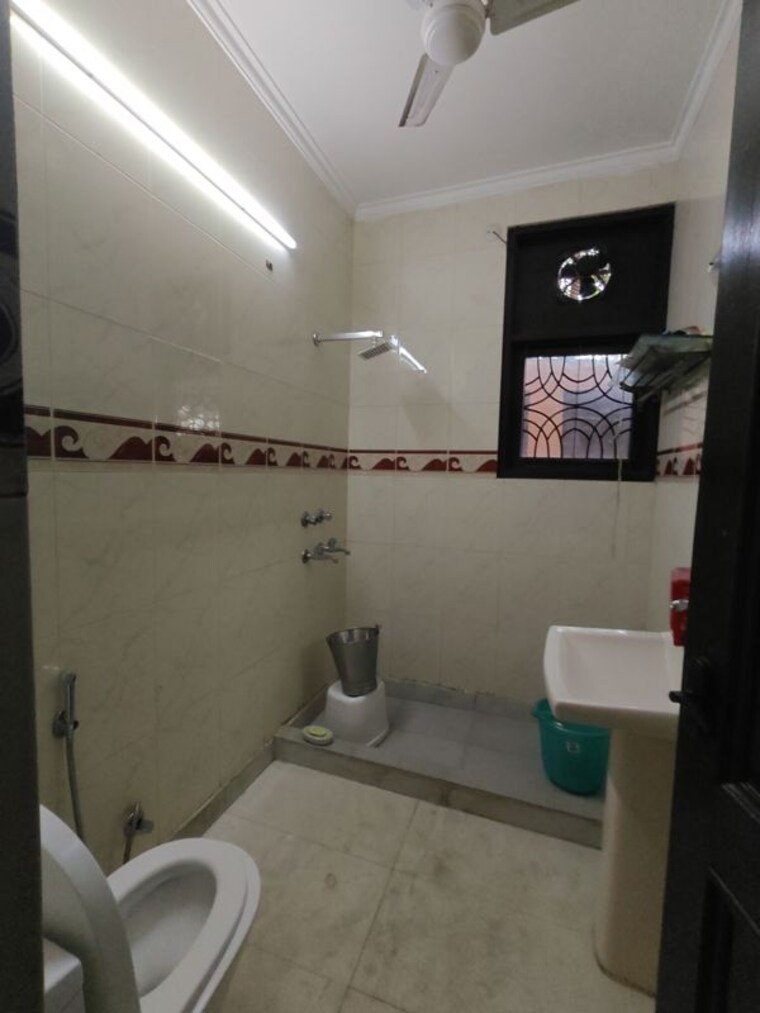 Bathroom, ansal-sushant-lok-i 3 Bedroom 300 Sq.Yd. Builder Floor In Sector 43 Gurgaon 10168229