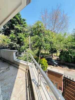 Balcony in 3 BHK Builder Floor at Sector 46 – for Rent