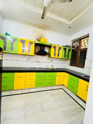 Bedroom in 3 BHK Builder Floor at Sector 46 – for Rent