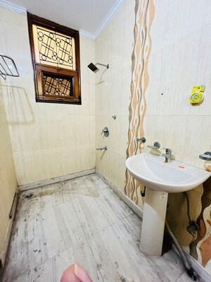 Bathroom in 3 BHK Builder Floor at Sector 46 – for Rent