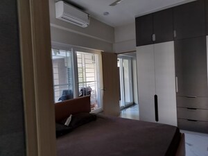 Room in 3 BHK Apartment at Kumar Peninsula, Baner – for Sale