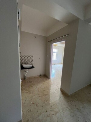 Room in 3 BHK Builder Floor at Chandmari – for Rent