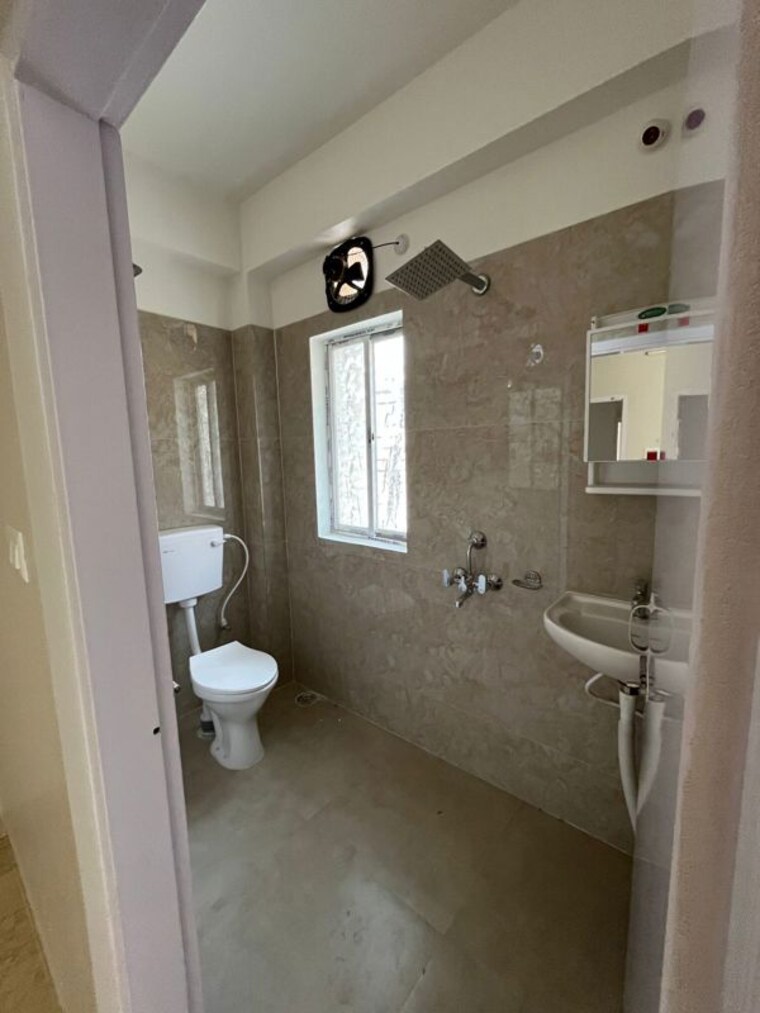 Bathroom, chandmari 3 Bedroom 1300 Sq.Ft. Builder Floor In Chandmari Guwahati 10168247