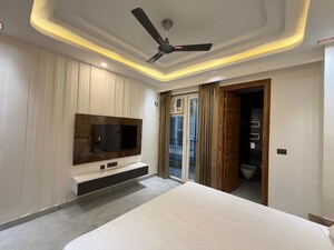 Building Lobby in 2 BHK Builder Floor at Sector 43 – for Rent