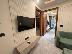 Room in 2 BHK Builder Floor at Sector 43 – for Rent