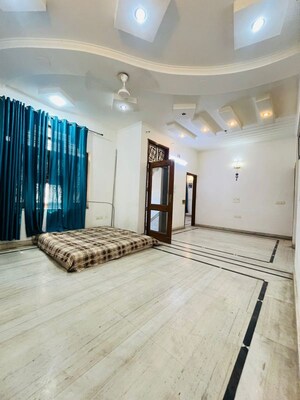 Bedroom in 3 BHK Builder Floor at Sector 47 – for Rent