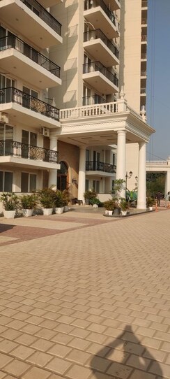 2.5 BHK + Extra Room Apartment For Sale in Omaxe The Resort