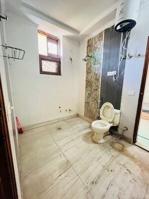 Bathroom in 3 BHK Builder Floor at Sector 39 – for Rent