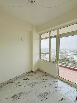 Room in 3 BHK Apartment at Ram Shanti Apartment, Sector 52 – for Sale