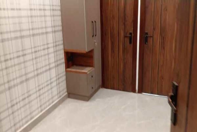 Bathroom, mahavir enclave 2.5 Bedroom 76 Sq.Yd. Apartment In Mahavir Enclave Delhi 10168281
