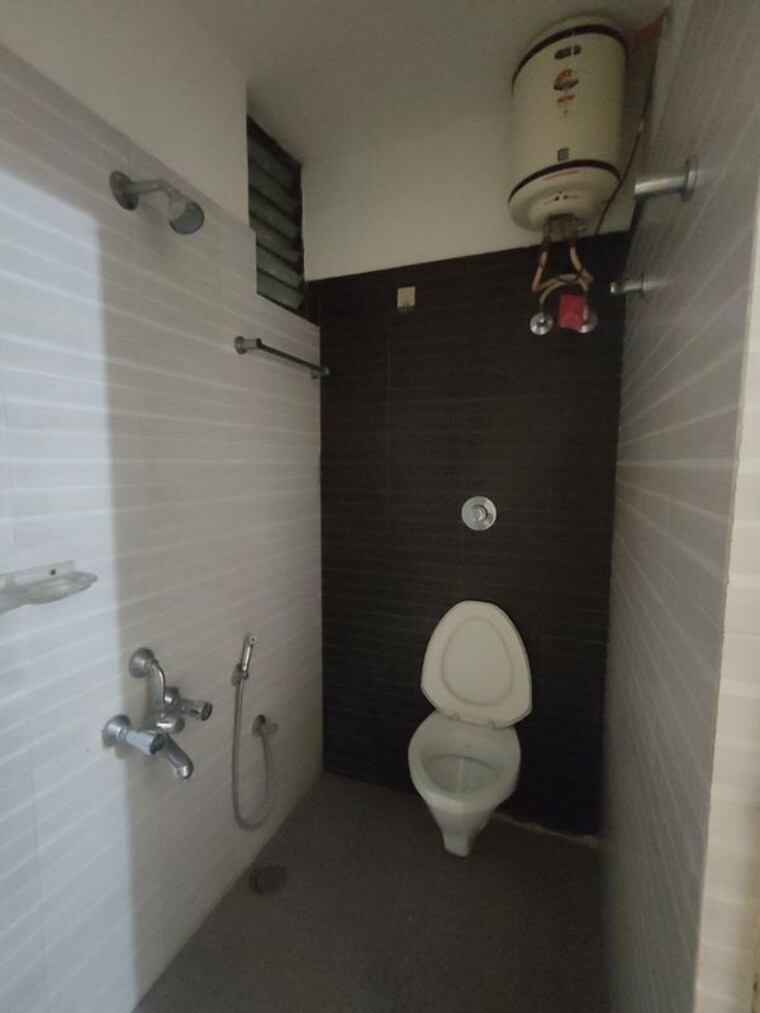 Bathroom, hsr layout 2 Bedroom 650 Sq.Ft. Builder Floor In Hsr Layout Bangalore 10168295