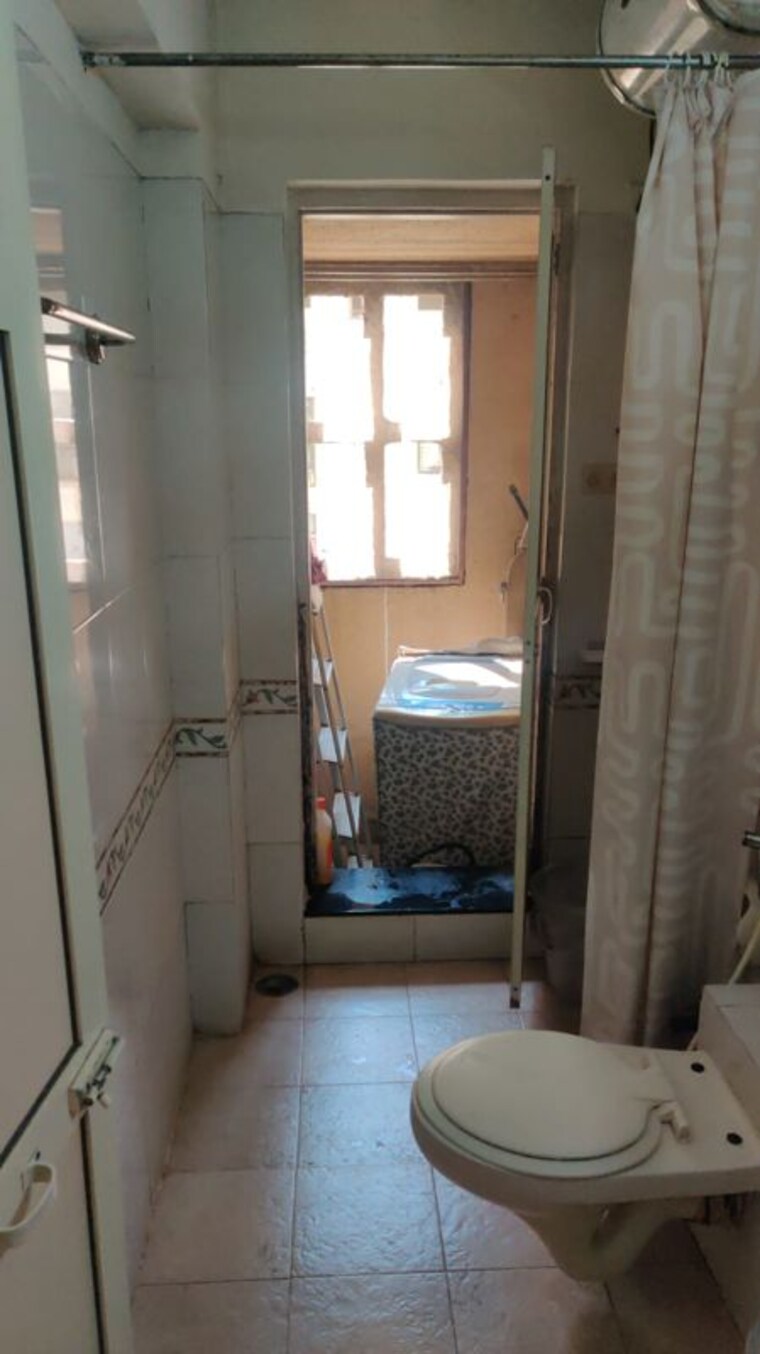 Bathroom, shanti-niketan-malad 2 Bedroom 602 Sq.Ft. Apartment In Orlem Mumbai 10168303
