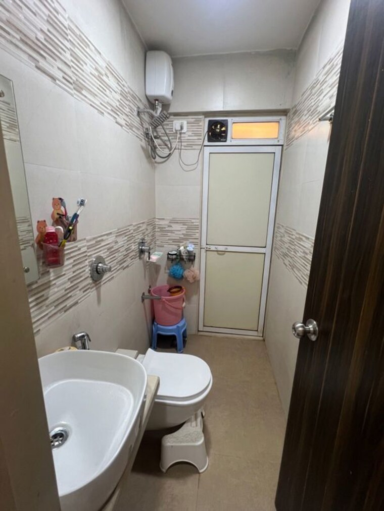 Bathroom, sonam-indraneel 1 Bedroom 450 Sq.Ft. Apartment In Mira Road Thane 10168309