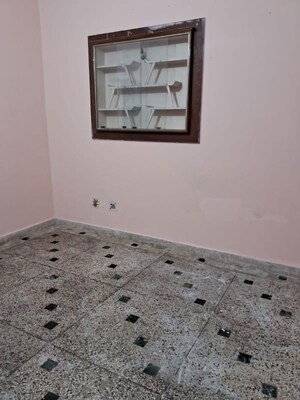 Room in 2 BHK Independent House at Chitvan Estate, Beta Ii Greater Noida – for Rent