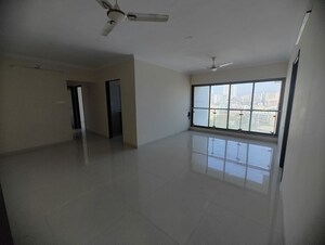 Room in 2 BHK Apartment at Sheth Auris Bliss, Malad West – for Rent