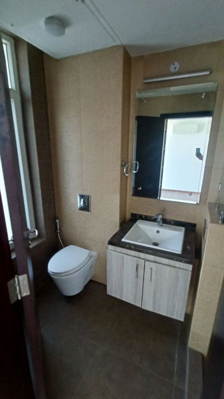 Bathroom, mahindra-luminare 3 Bedroom 2985 Sq.Ft. Apartment In Sector 59 Gurgaon 10168328