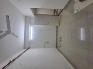 Room in 1 BHK Apartment at Goregaon West – for Rent