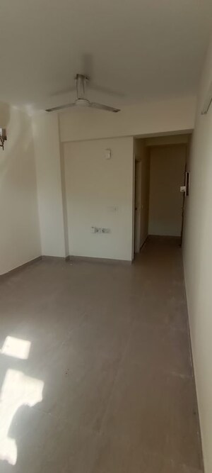 Room in 2 BHK Apartment at Shree Vardhman Mantra, Sector 67 – for Rent