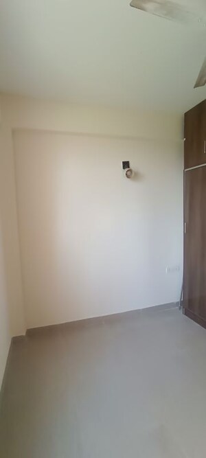 Room in 2 BHK Apartment at Shree Vardhman Mantra, Sector 67 – for Rent