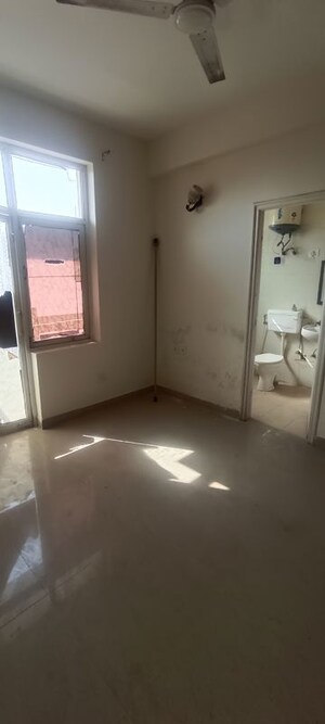 Room in 2 BHK Apartment at Shree Vardhman Mantra, Sector 67 – for Rent
