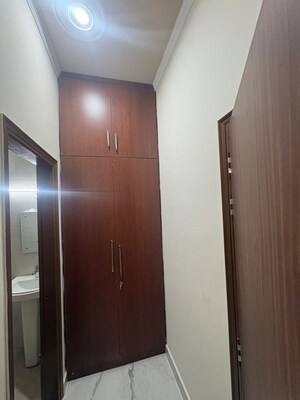 Building Lobby in 1 BHK Builder Floor at Sector 39 – for Rent