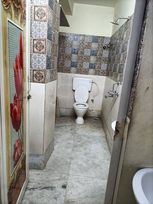 Bathroom in 1.5 BHK Villa at Beniapukur – for Rent