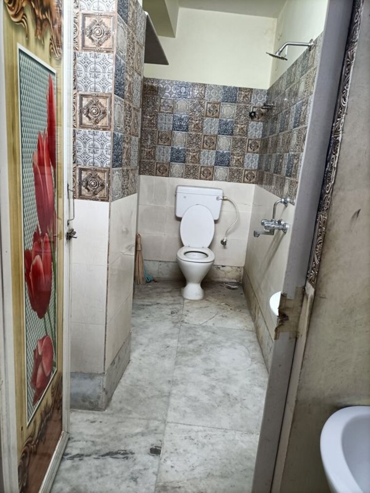 Bathroom, beniapukur 1.5 Bedroom 600 Sq.Ft. Villa In Beniapukur Kolkata 10168342