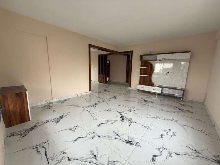 Room, hmt layout 3 Bedroom 1800 Sq.Ft. Builder Floor In Hmt Layout Bangalore 10168369