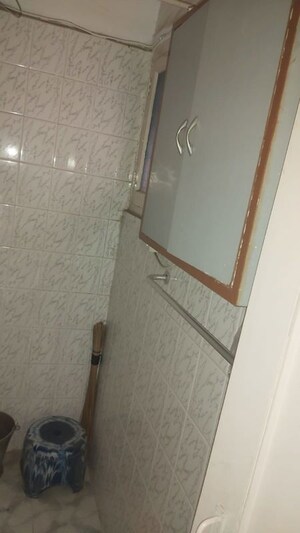 Furnished Amenities in 1 RK Apartment at Mayur Vihar – for Rent