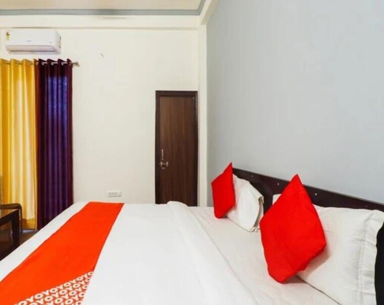 Bedroom, gomti nagar 6+ Bedroom 2000 Sq.Ft. Independent House In Gomti Nagar Lucknow 10168397